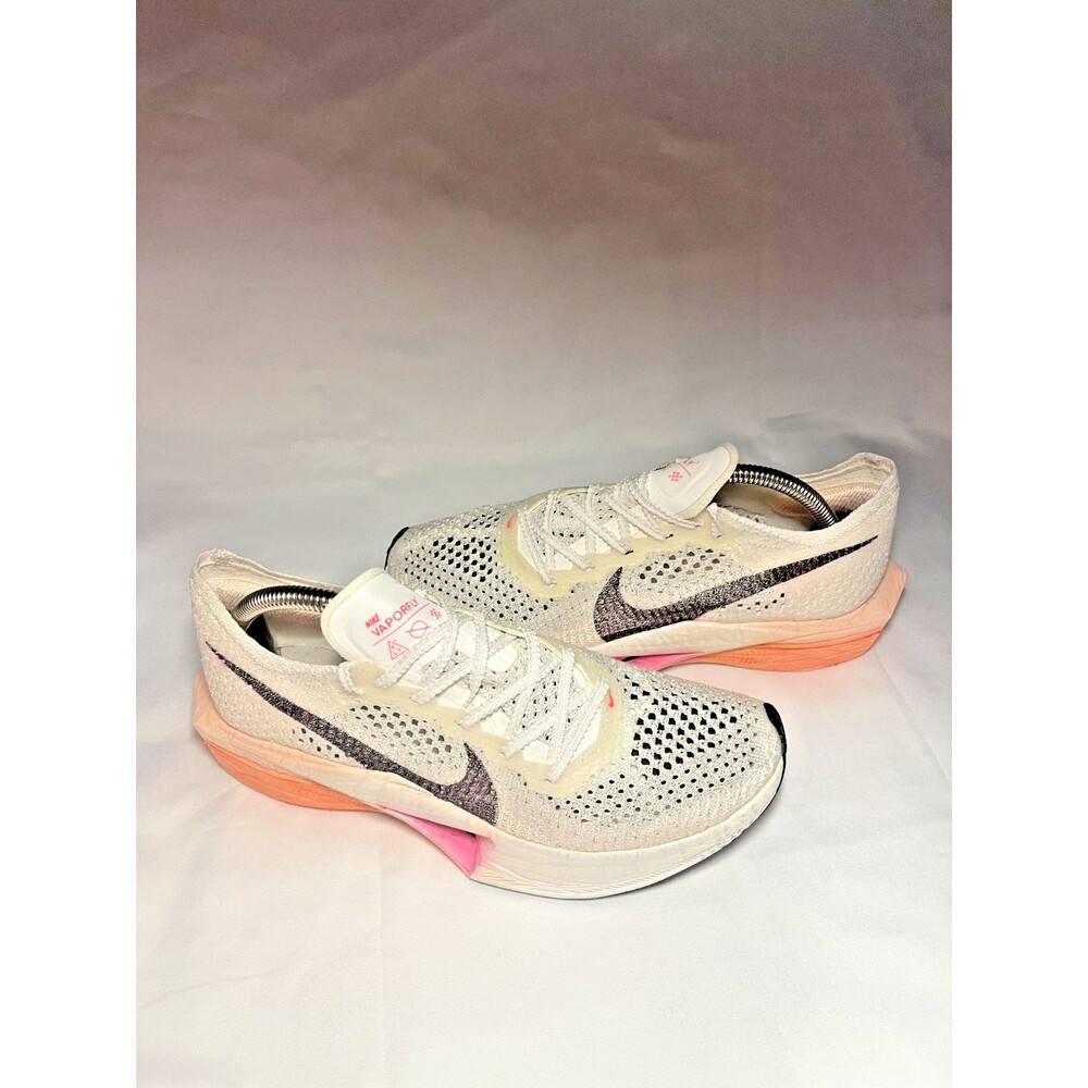NKE ZoomX Vaporfly Next 3 Womens Sz 7 Off-White Flyknit Road Racing DV4130-103